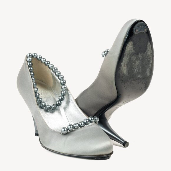 Chanel Grey Pearl Ankle Satin Pumps - Picture 4 of 9